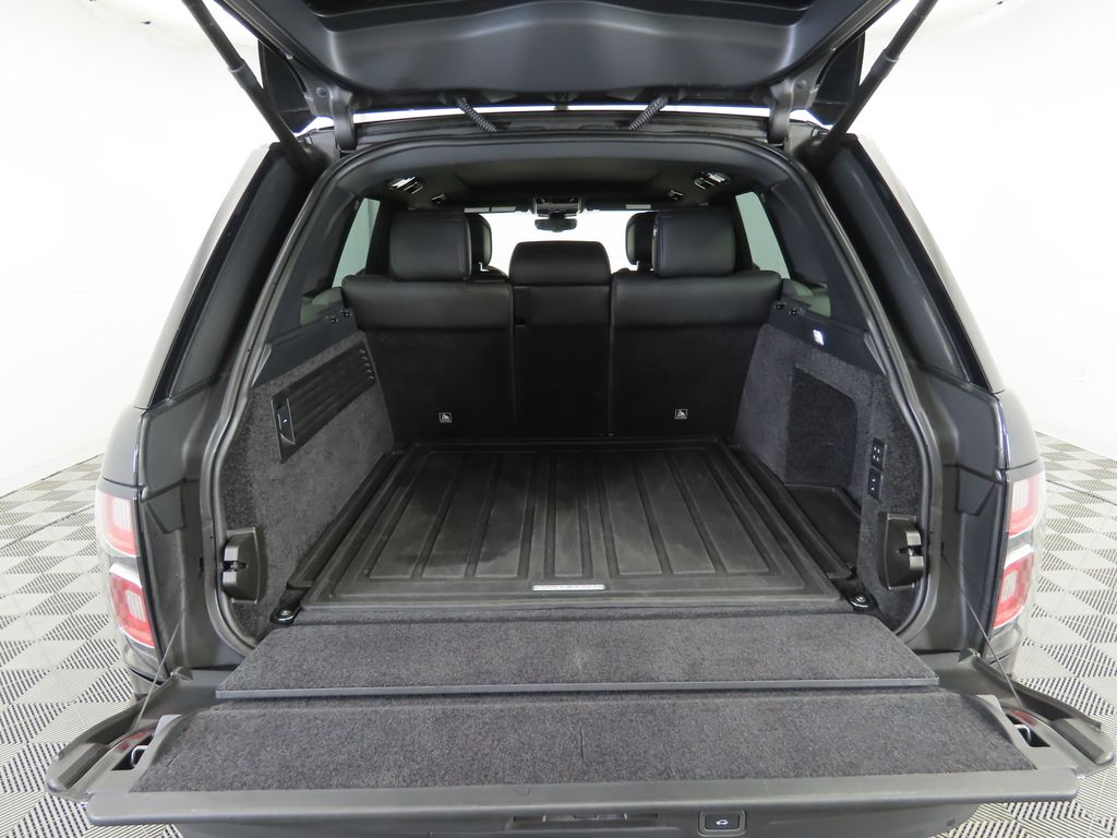 Thumbnail: 2020 Land Rover Range Rover - 28
