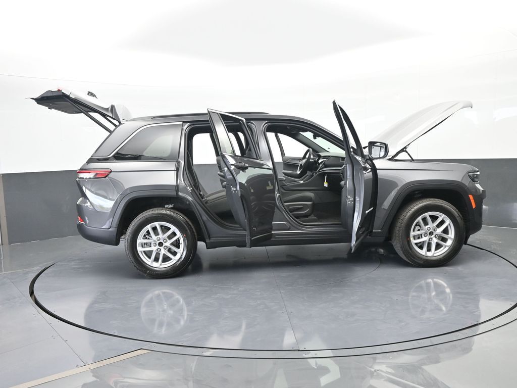 New 2026 Baltic Gray Metallic Clearcoat Jeep Laredo image 70