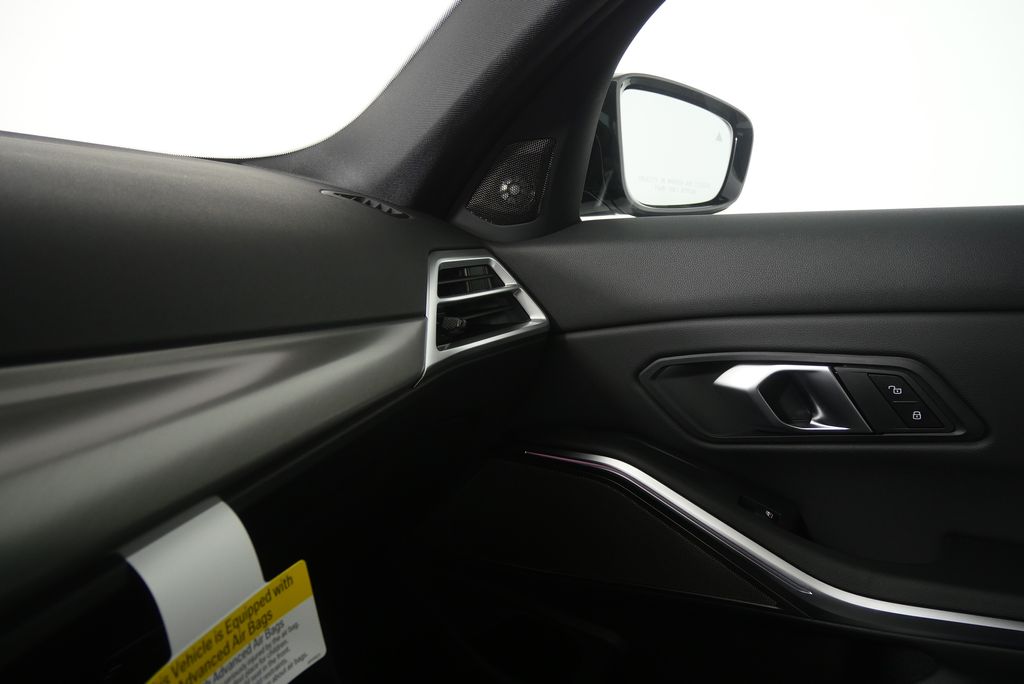 Thumbnail: 2026 BMW 3 Series - 26