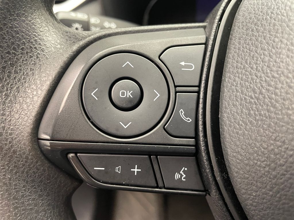 2023 Toyota RAV4 XLE 22