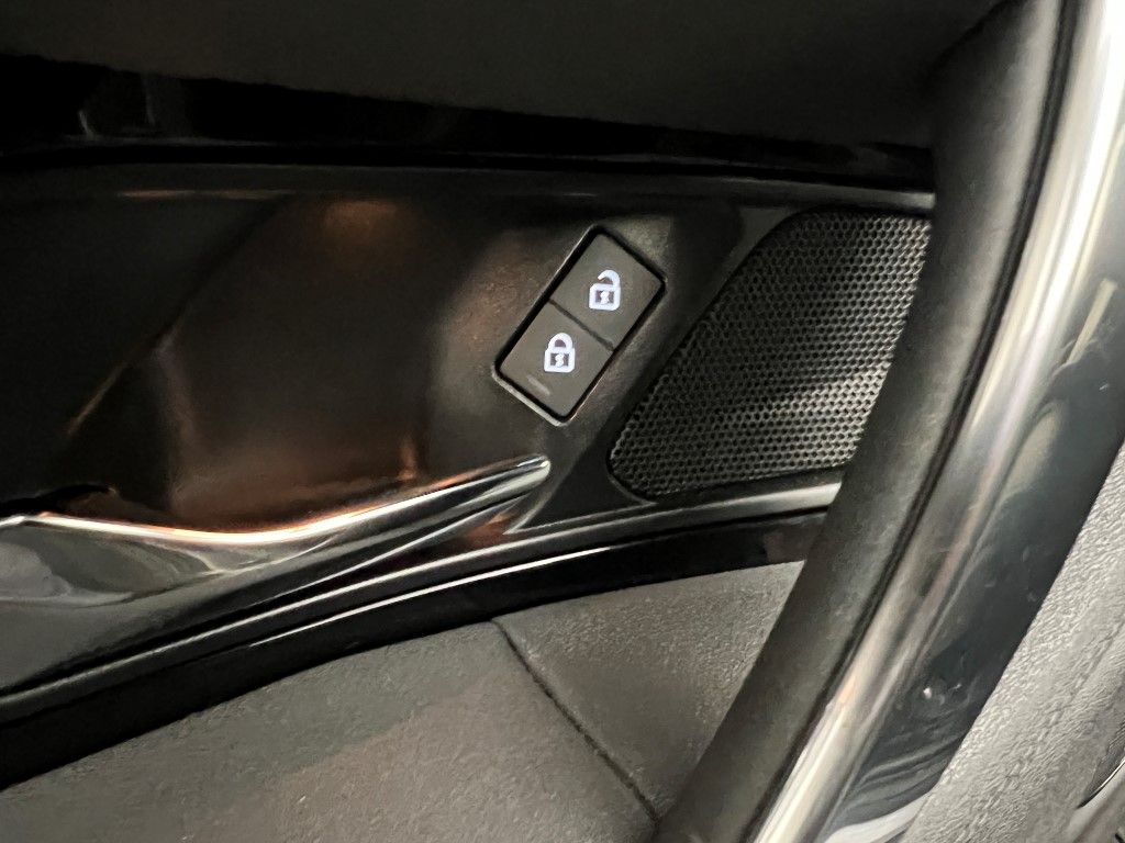 Thumbnail: 2024 Land Rover Discovery Sport - 28