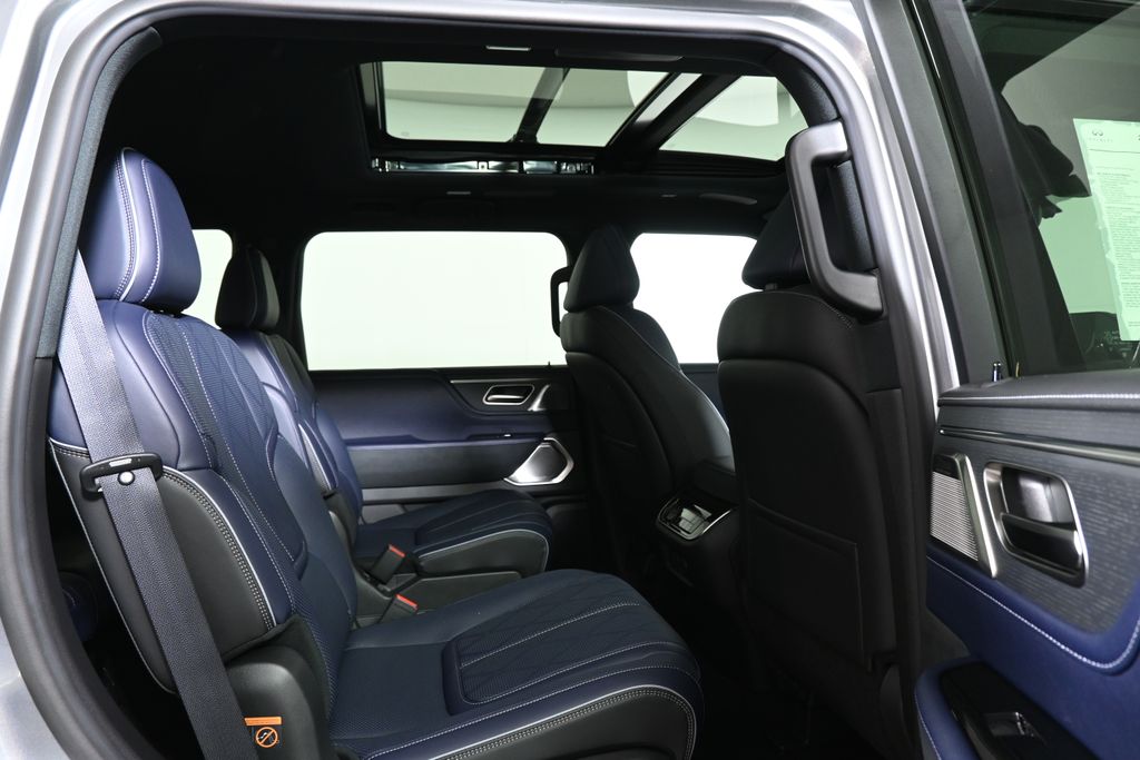 Thumbnail: 2026 INFINITI QX80 - 20