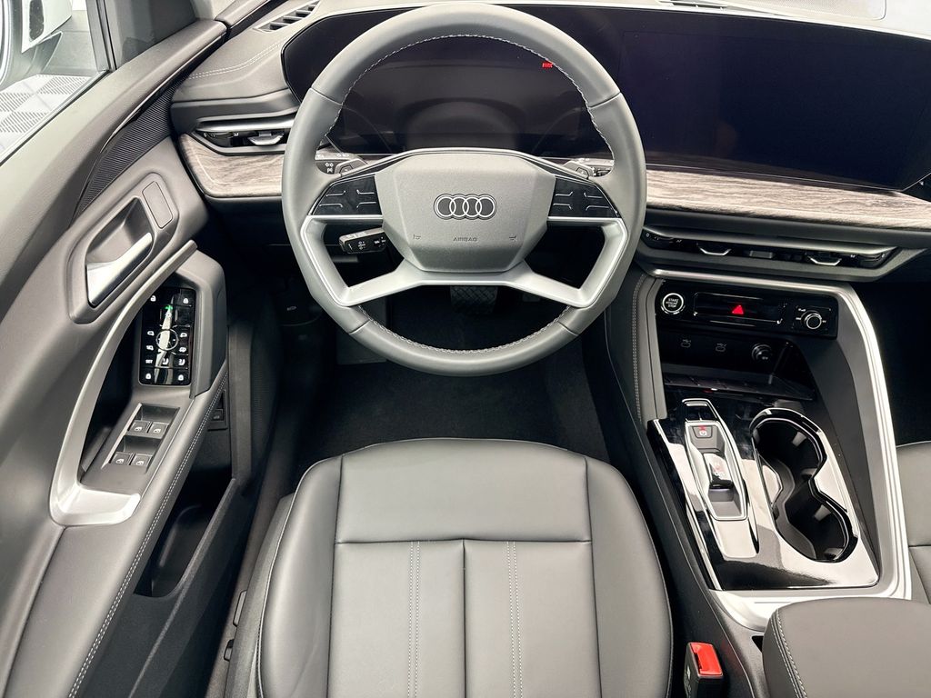 Thumbnail: 2025 Audi Q5 - 10