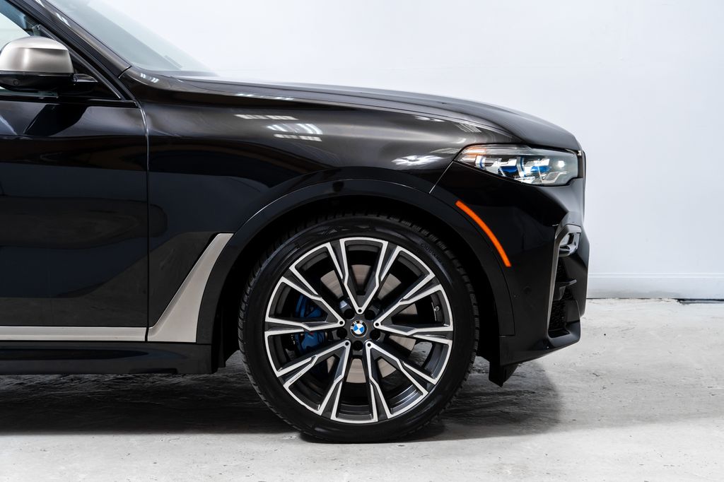 Used 2022 Black BMW M50i image 12