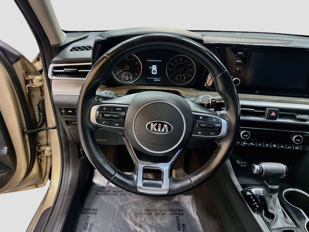 Used 2021 Crystal Beige Kia EX image 11
