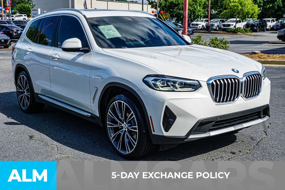 Used 2022 White BMW xDrive30i image 4