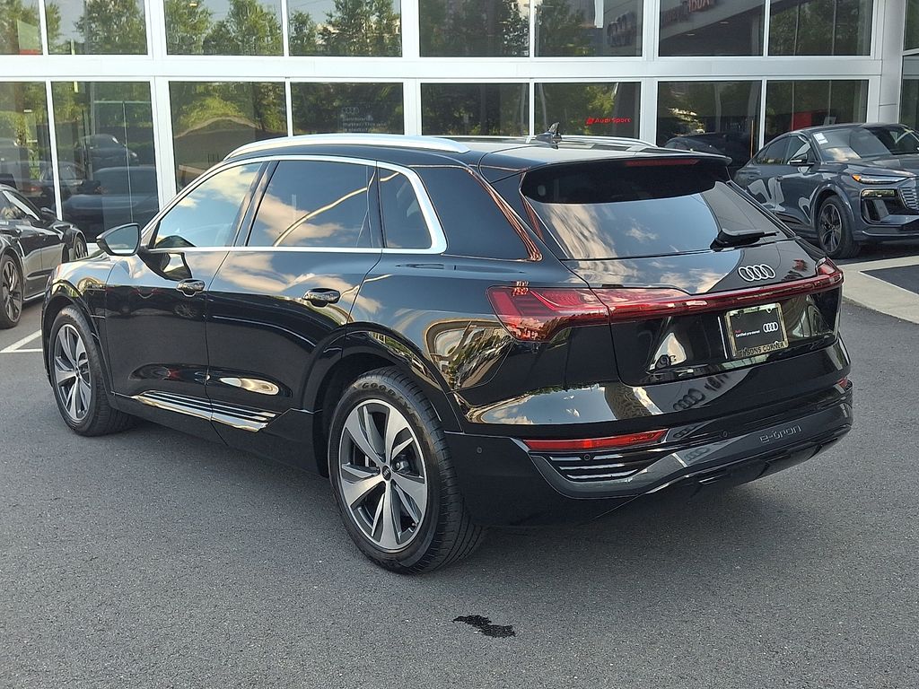 Thumbnail: 2024 Audi Q8 e-tron - 5
