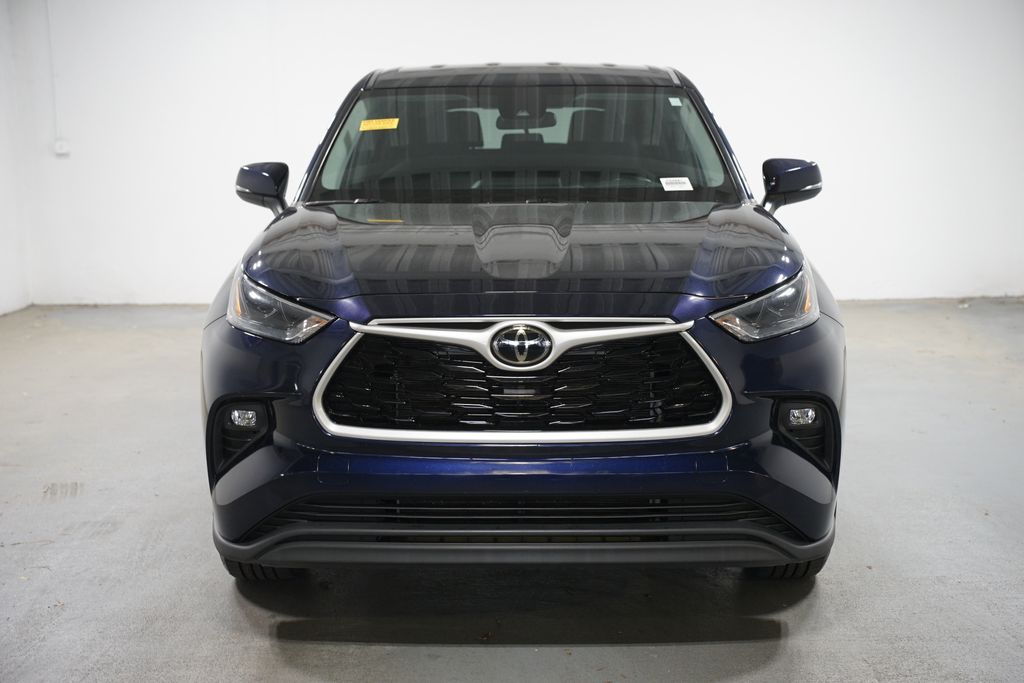 Thumbnail: 2023 Toyota Highlander - 2