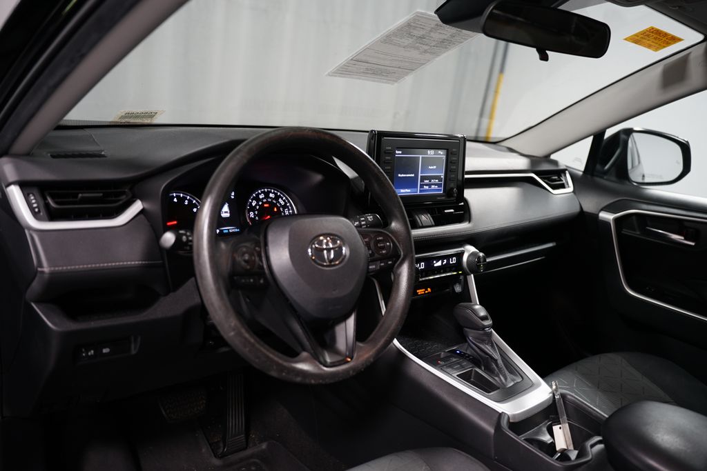 Thumbnail: 2021 Toyota RAV4 - 7