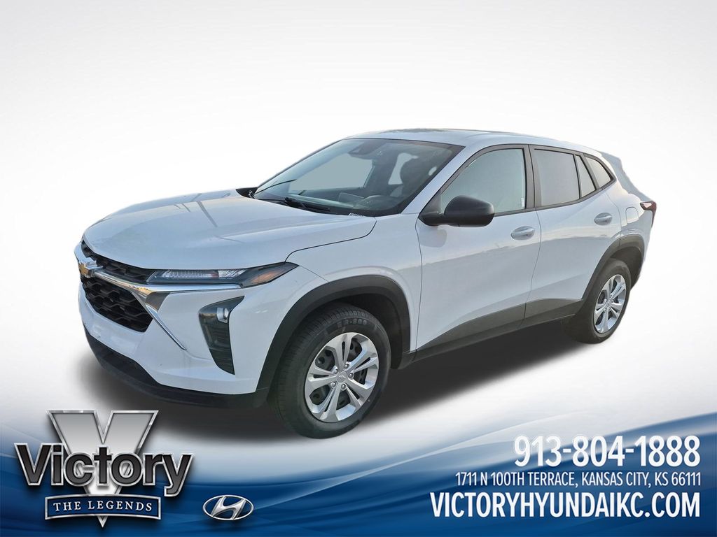 2025 Chevrolet Trax LS