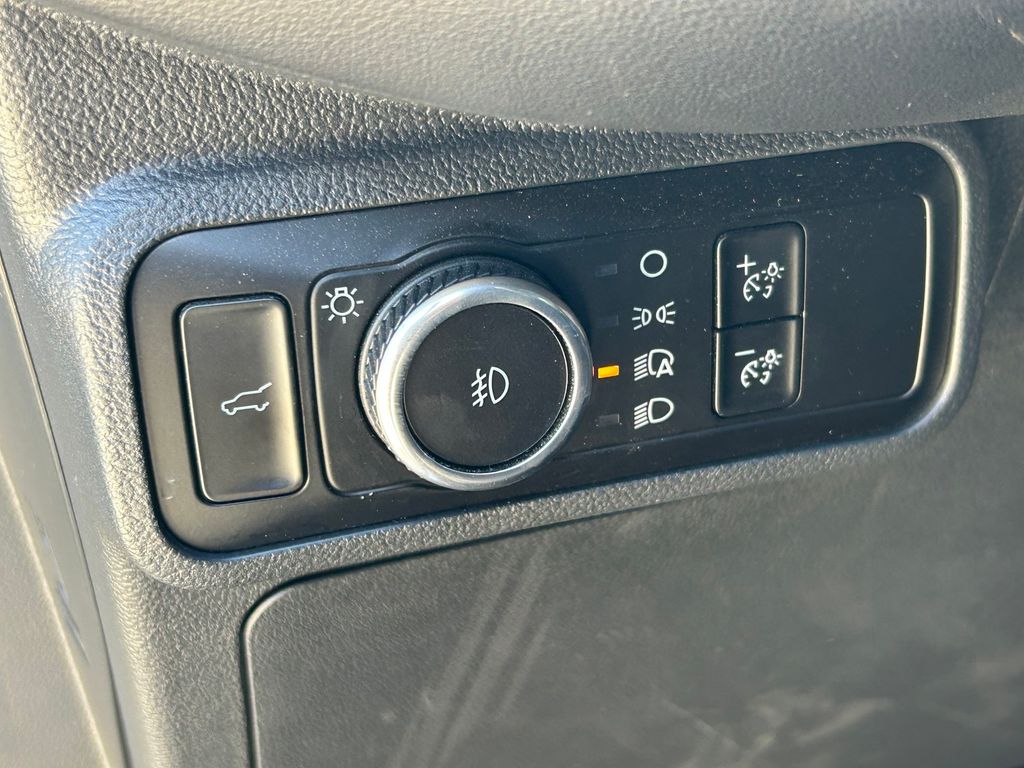 Used 2025 Ford Explorer SUV