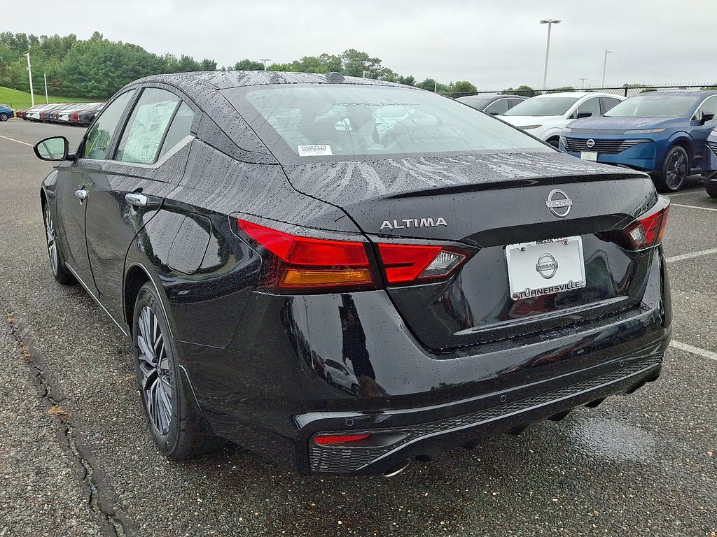 Thumbnail: 2025 Nissan Altima - 3