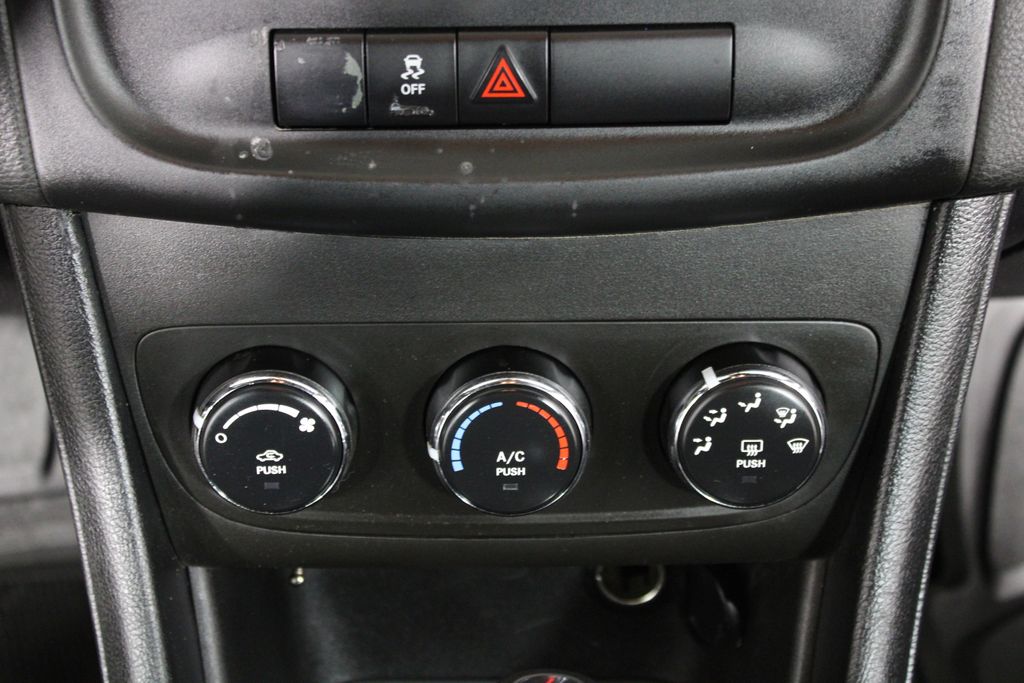 Used 2014 Dodge Avenger for sale in 