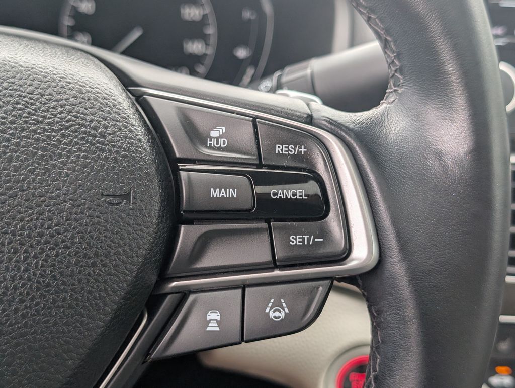 Used 2018 Red Honda Touring image 20
