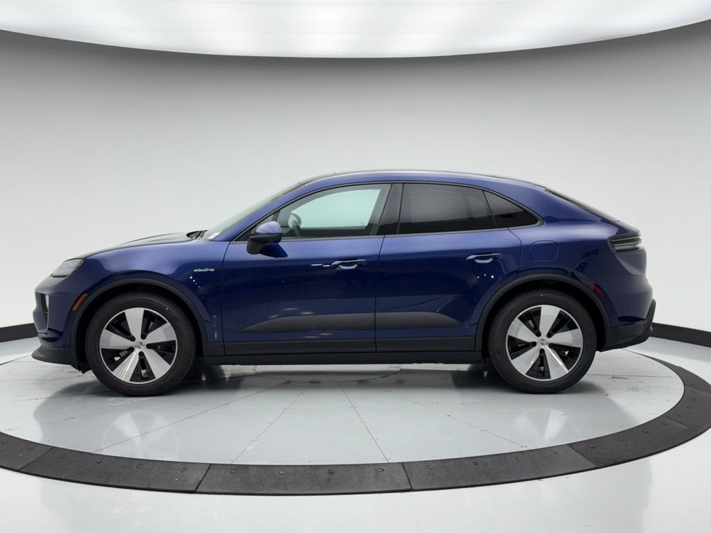 Thumbnail: 2025 Porsche Macan - 2