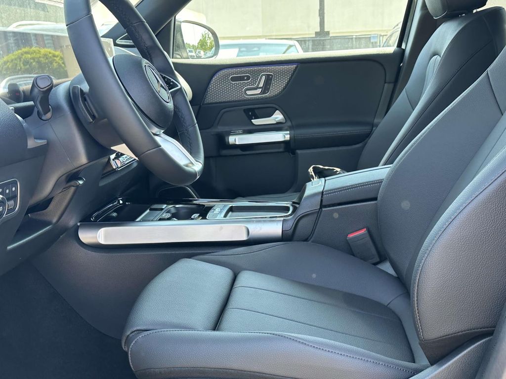 2024 Mercedes-Benz GLB 250 13
