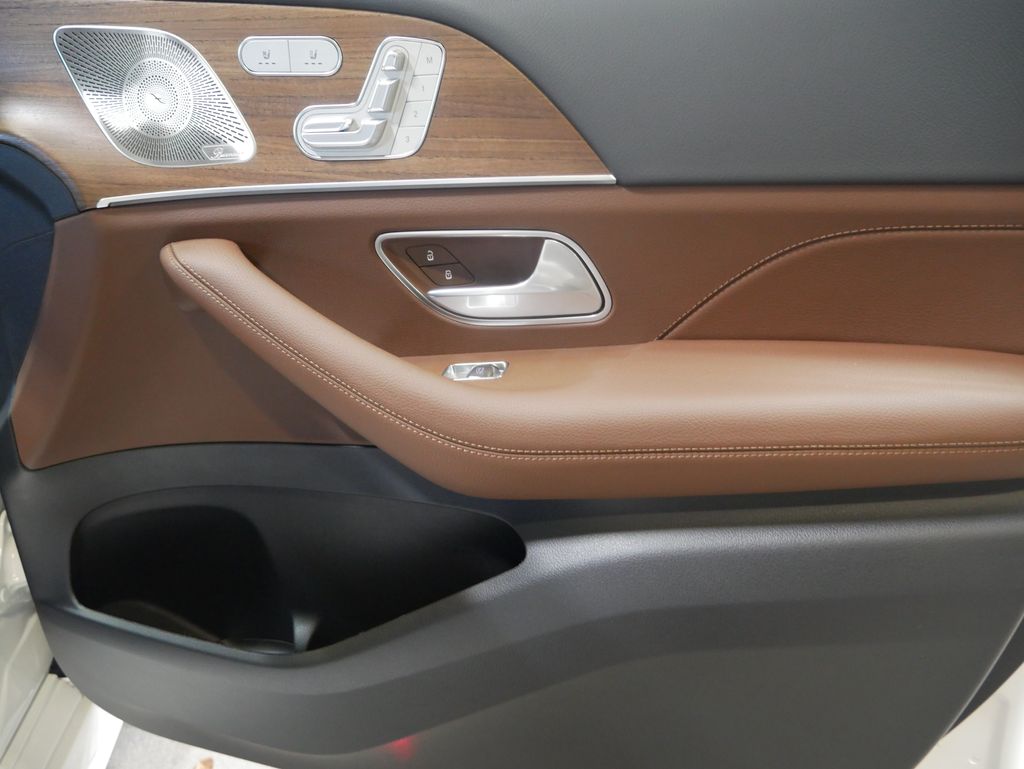 Thumbnail: 2026 Mercedes-Benz GLE - 27