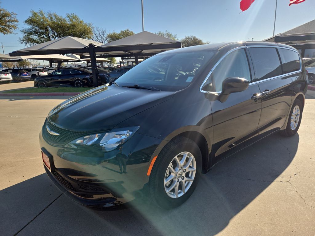 2024 Chrysler Voyager LX FWD