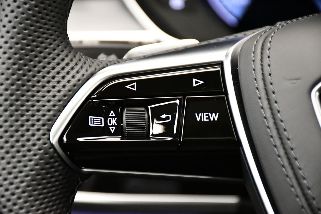 Thumbnail: 2025 Audi S8 - 21