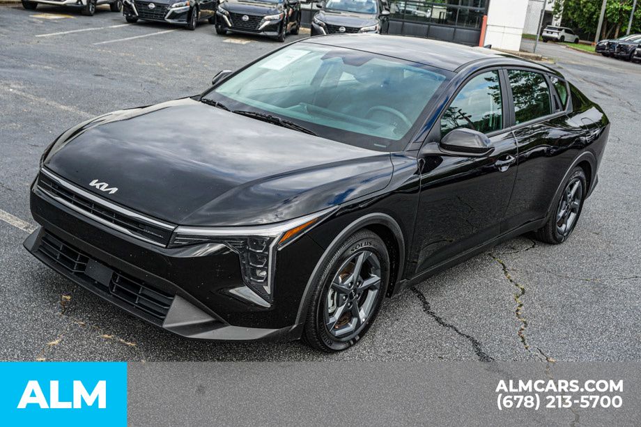 Used 2025 Black Kia LXS image 15