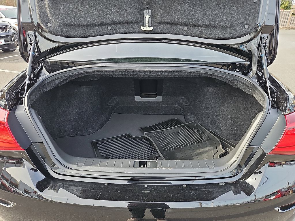 Thumbnail: 2019 INFINITI Q70 - 32