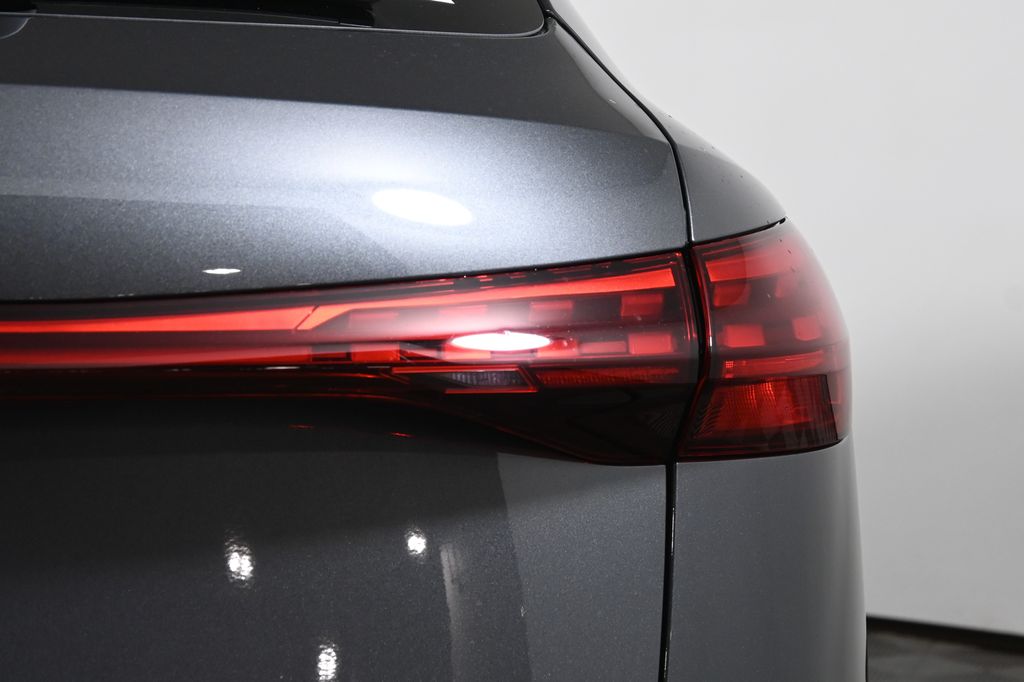 Thumbnail: 2026 Audi SQ5 - 13