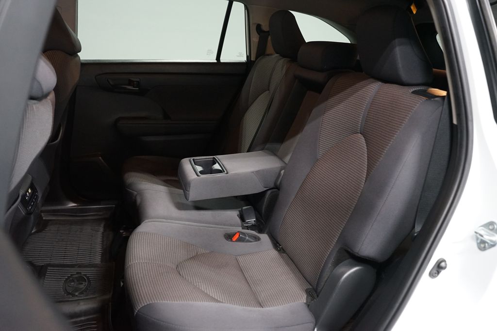 Thumbnail: 2024 Toyota Highlander - 29