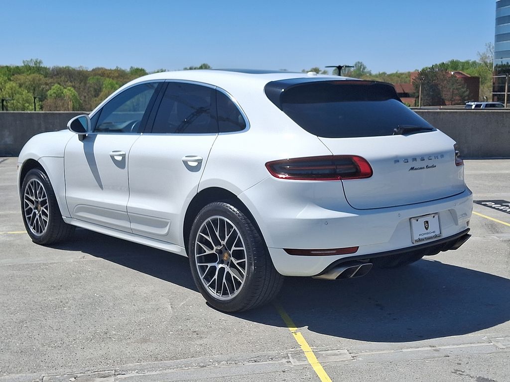 2015 Porsche Macan Turbo 10