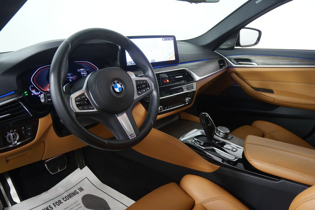 Thumbnail: 2023 BMW 5 Series - 12