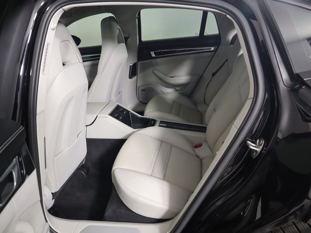 Thumbnail: 2019 Porsche Panamera - 22