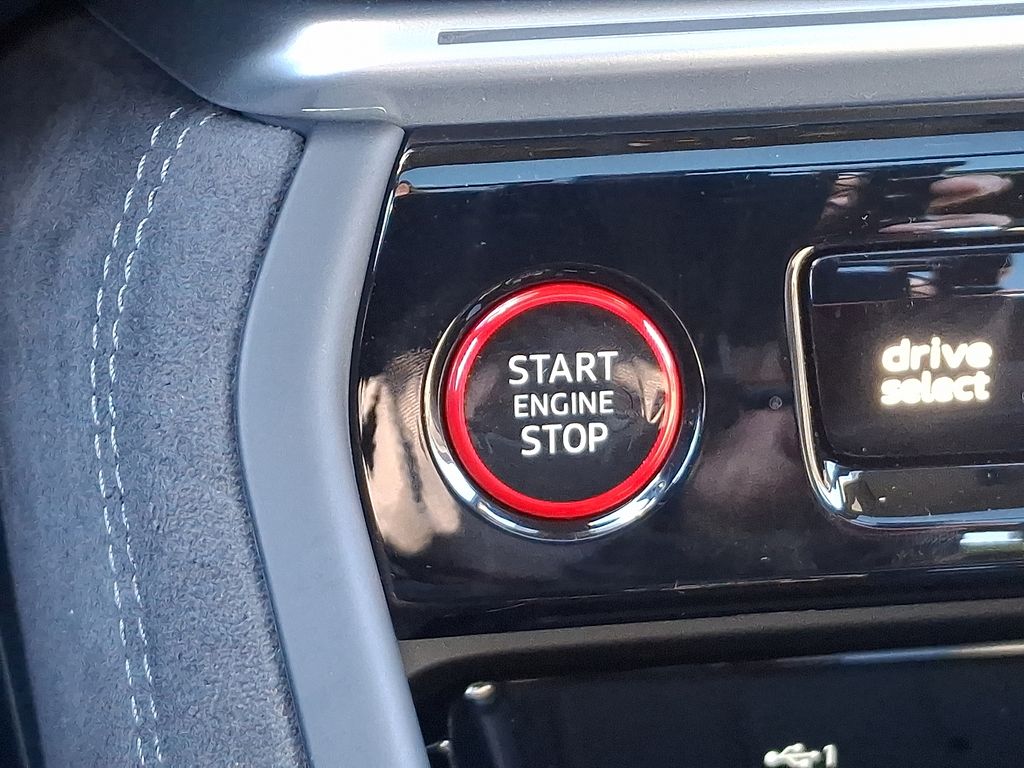 Thumbnail: 2025 Audi SQ5 - 24