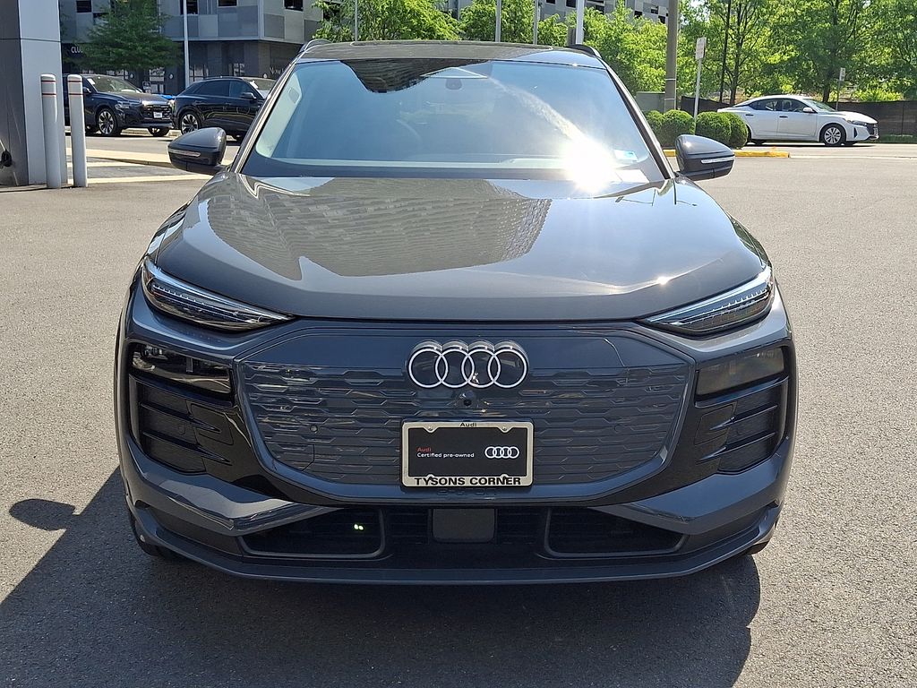 Thumbnail: 2025 Audi Q6 e-tron - 2