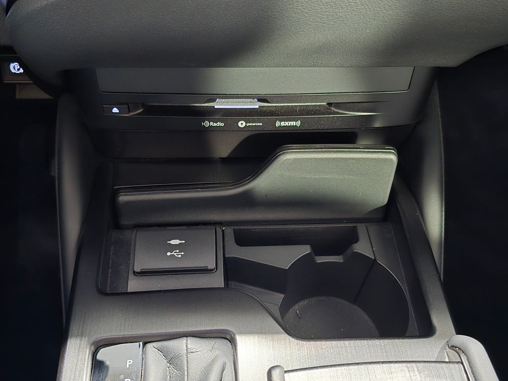 Thumbnail: 2021 Lexus ES - 24