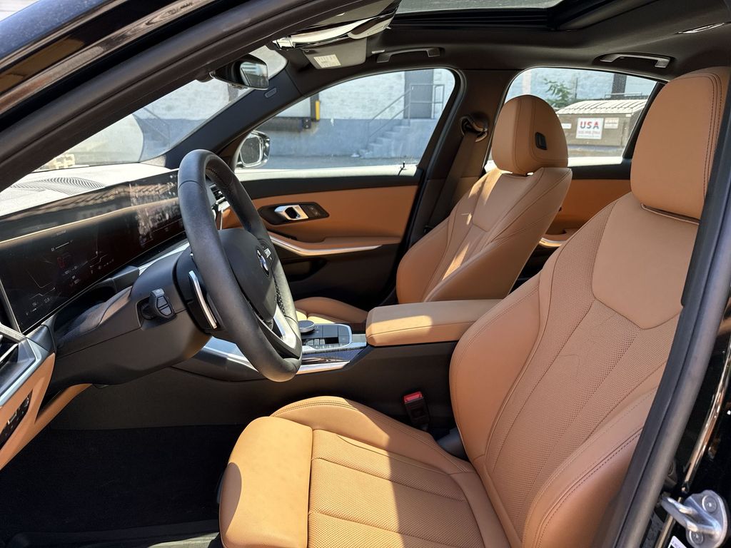 Thumbnail: 2024 BMW 3 Series - 2
