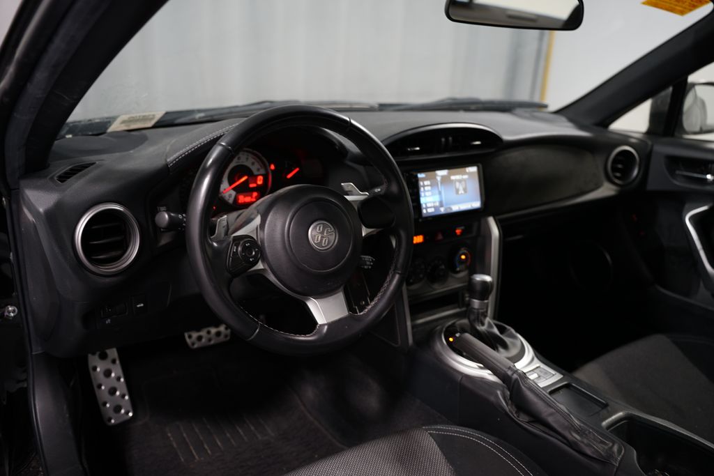 2017 Toyota 86  7