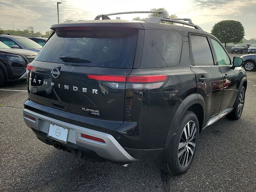 Thumbnail: 2025 Nissan Pathfinder - 5