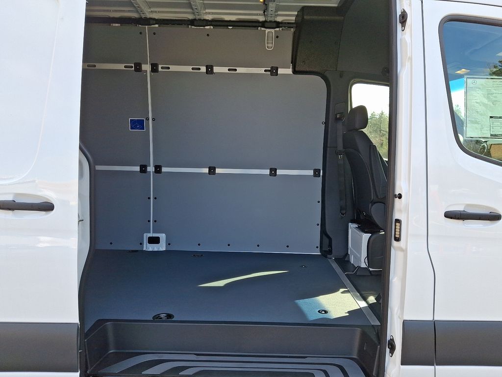2025 Mercedes-Benz Sprinter 2500 6