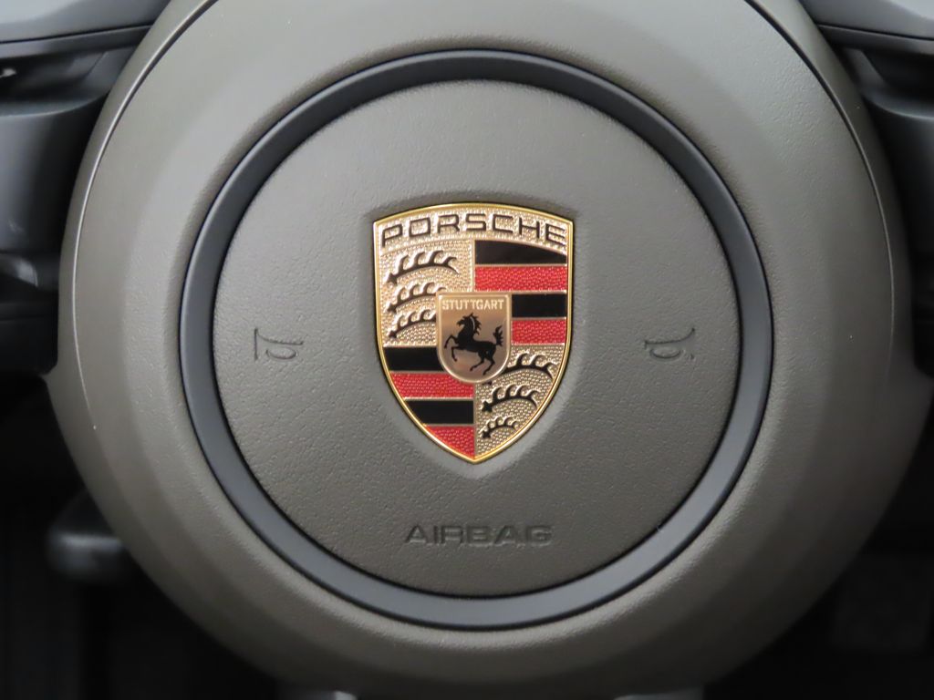 Thumbnail: 2026 Porsche Macan - 20