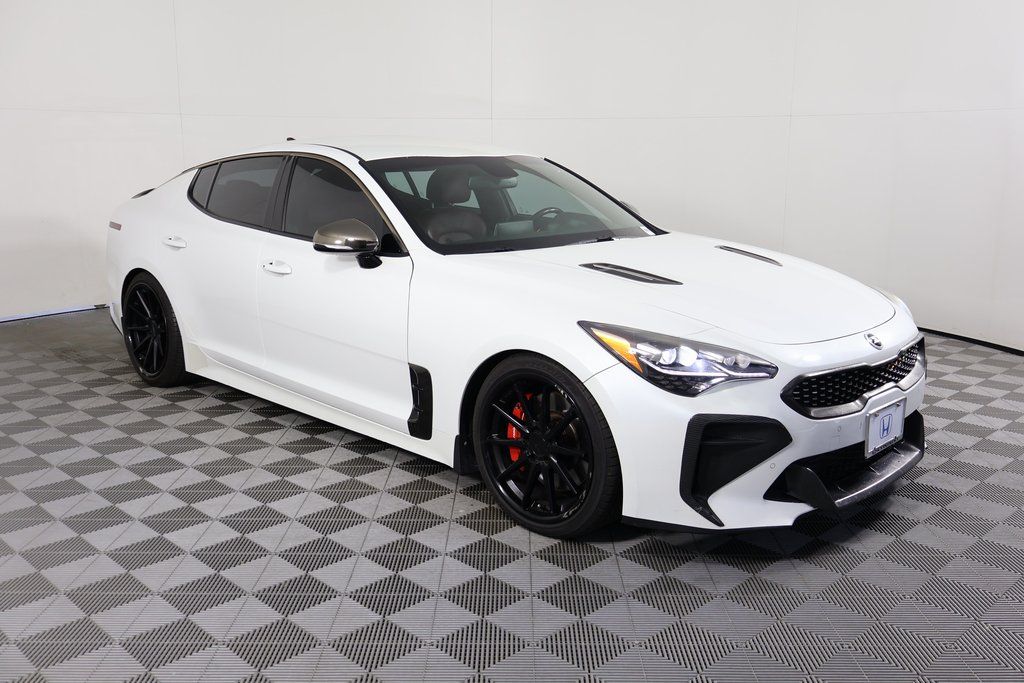 Thumbnail: 2020 Kia Stinger - 3