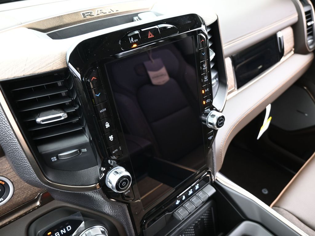 New 2026 Diamond Black Crystal Pearlcoat Ram Limited image 24