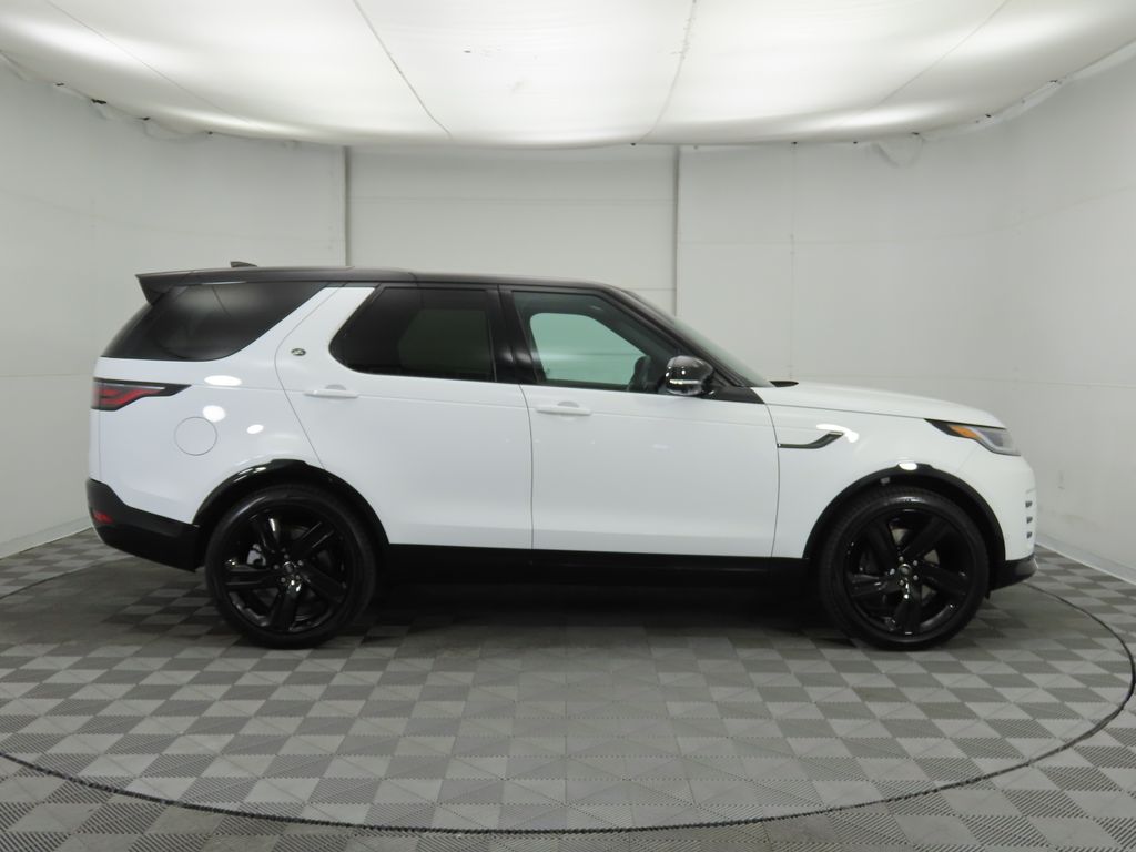 2024 Land Rover Discovery Dynamic SE 4