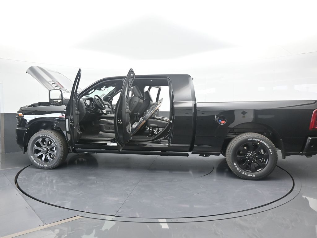 New 2026 Diamond Black Crystal Pearlcoat Ram Laramie image 73