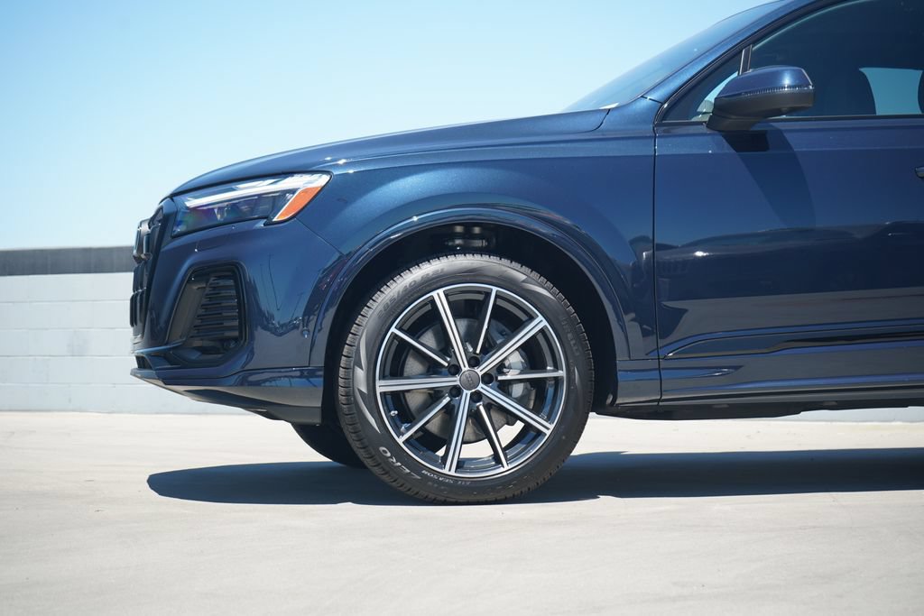 Thumbnail: 2026 Audi Q7 - 3
