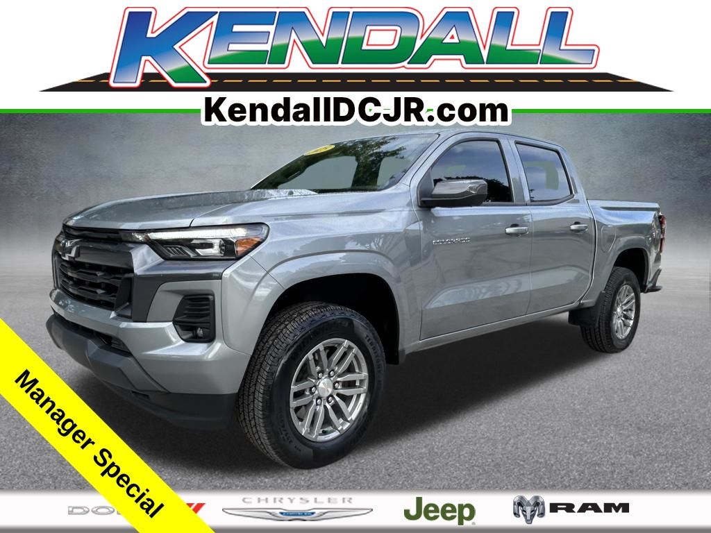 Sterling Gray Metallic 2025 Chevrolet Colorado Pickup Truck Four-Wheel Drive 8-Speed Automatic