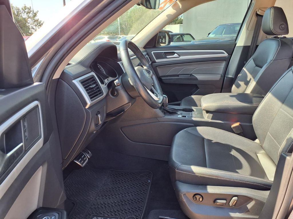 2021 Volkswagen Atlas 3.6L V6 SE w/Technology R-Line  at Wharton Ford