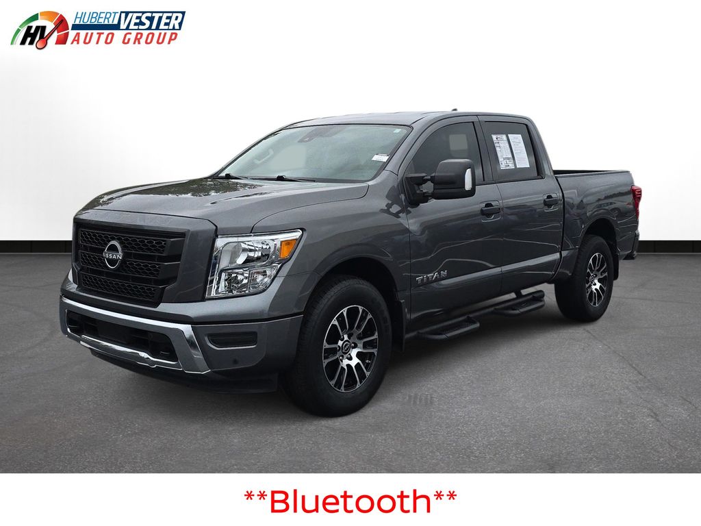 2024 Nissan Titan SV Crew Cab photo 2