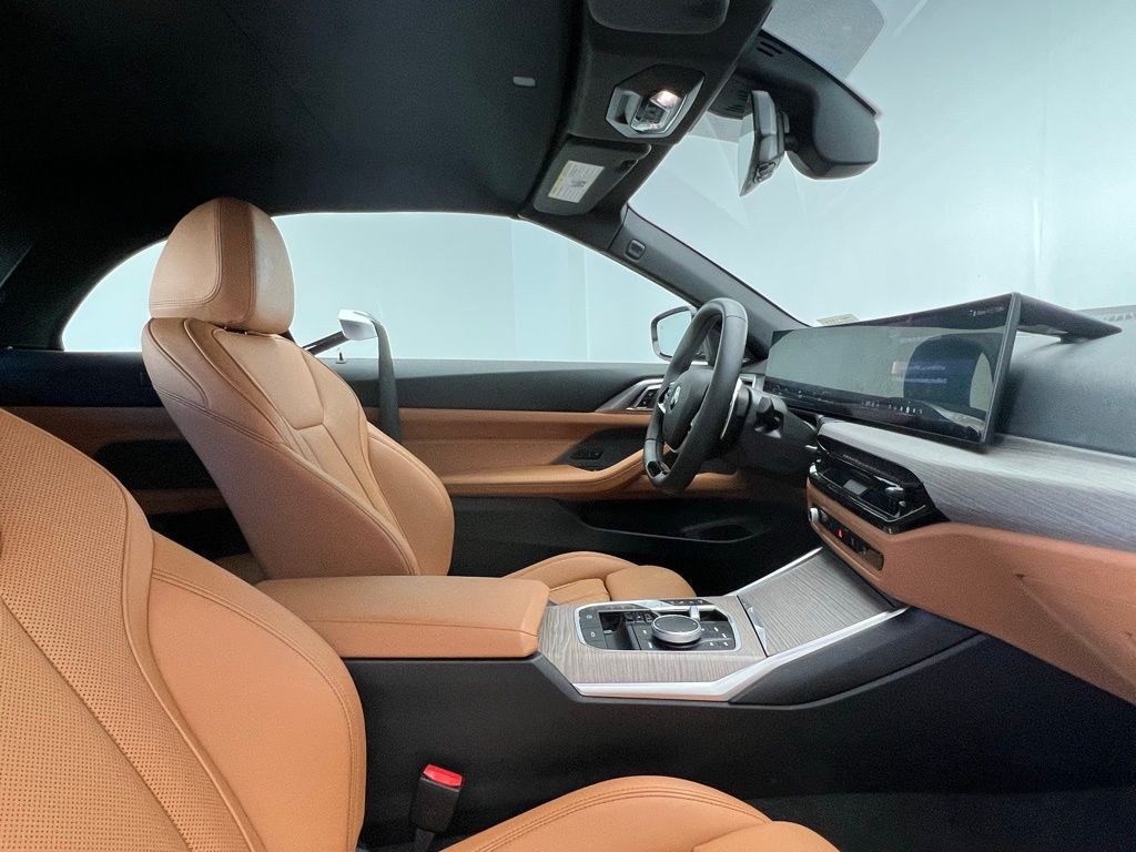 Thumbnail: 2025 BMW 4 Series - 10