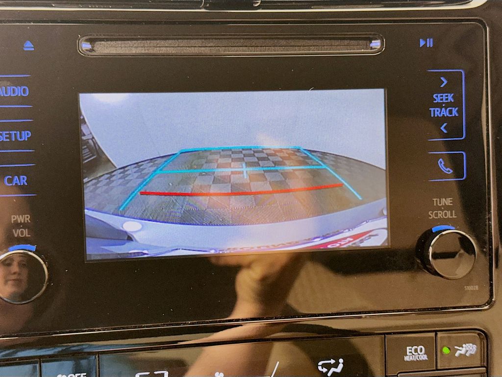 Thumbnail: 2017 Toyota Prius - 13