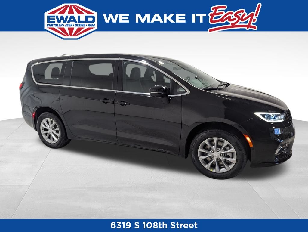 2025 Chrysler Pacifica  photo