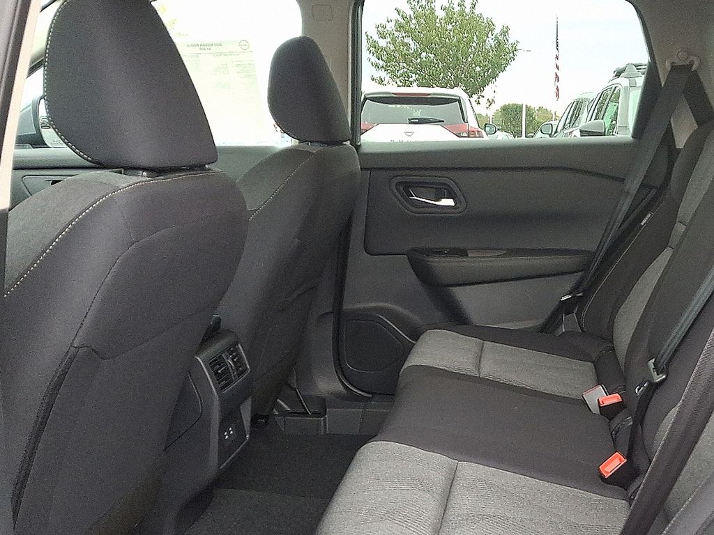 Thumbnail: 2026 Nissan Rogue - 7